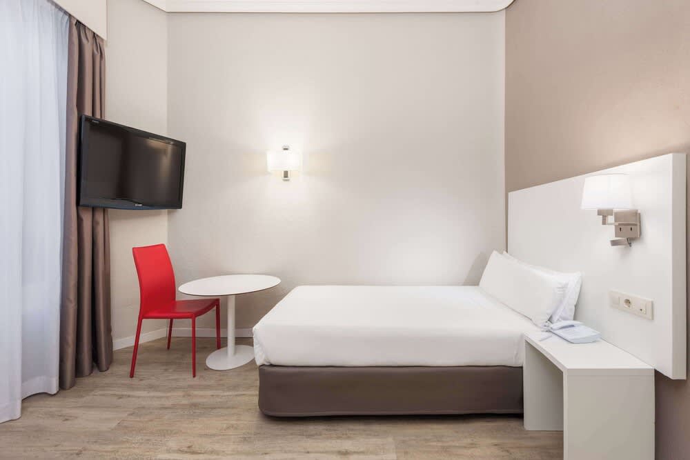 Hotel Madrid Gran Via 25 Affiliated by Melia 2