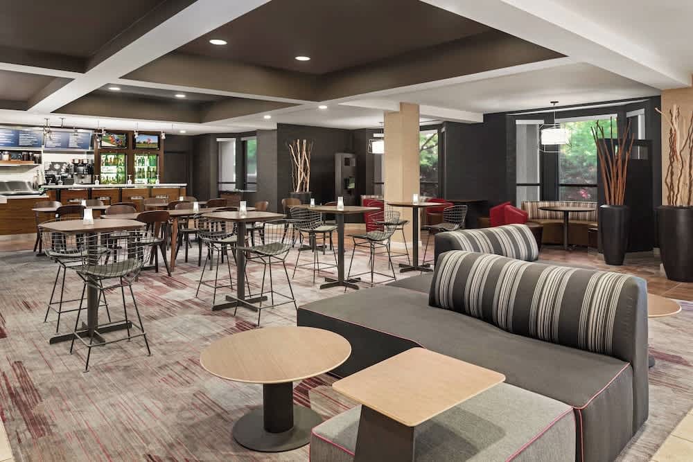 Courtyard by Marriott Dayton North 2