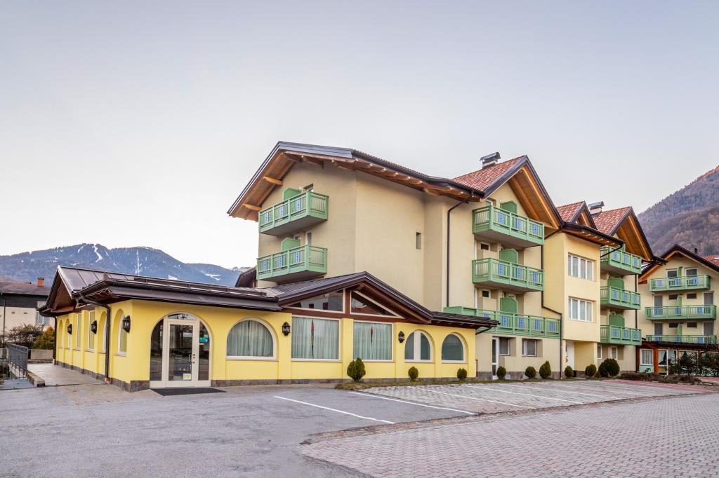Hotel Monclassico 2