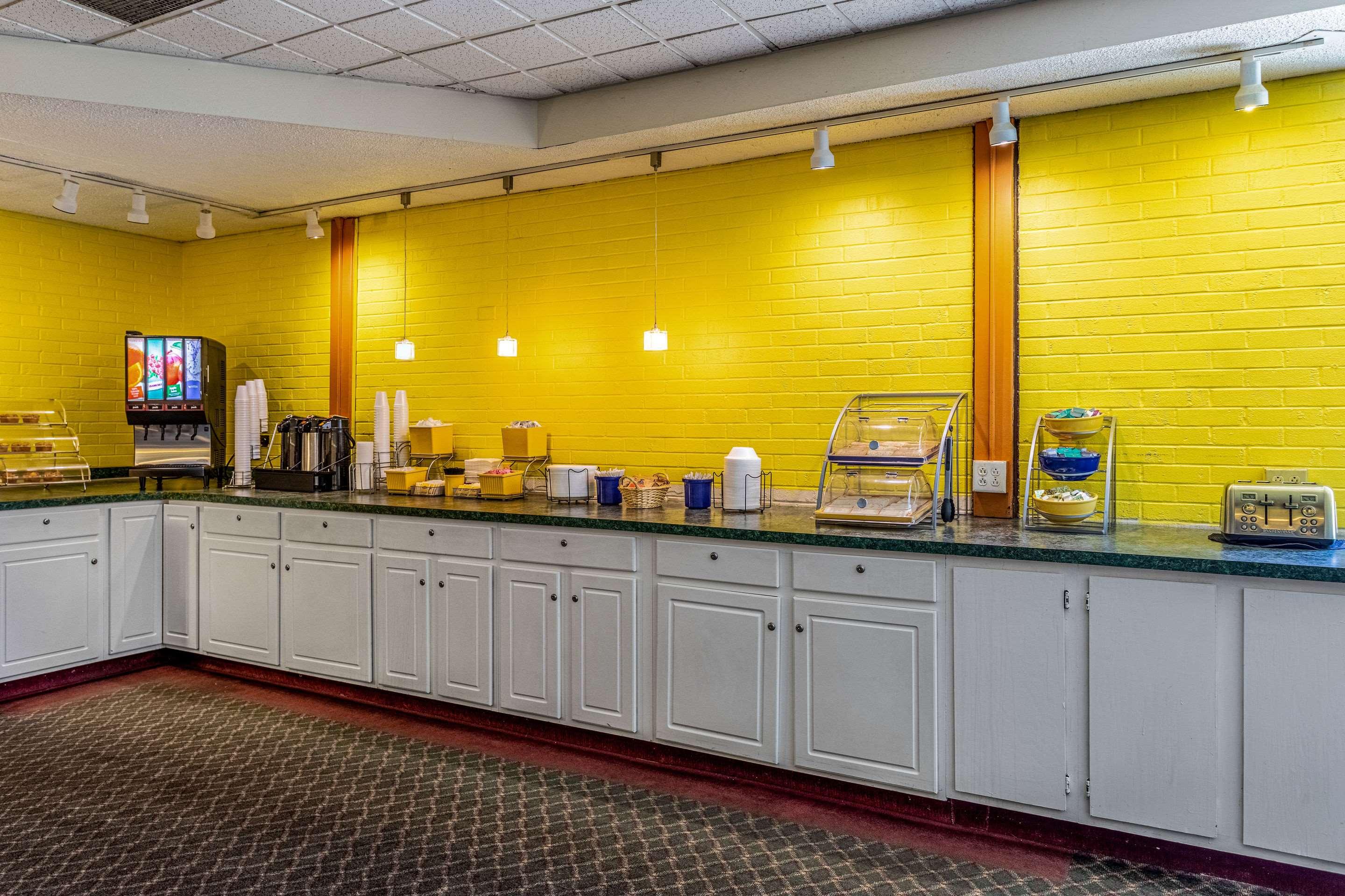 Americas Best Value Inn Fredonia NY 4