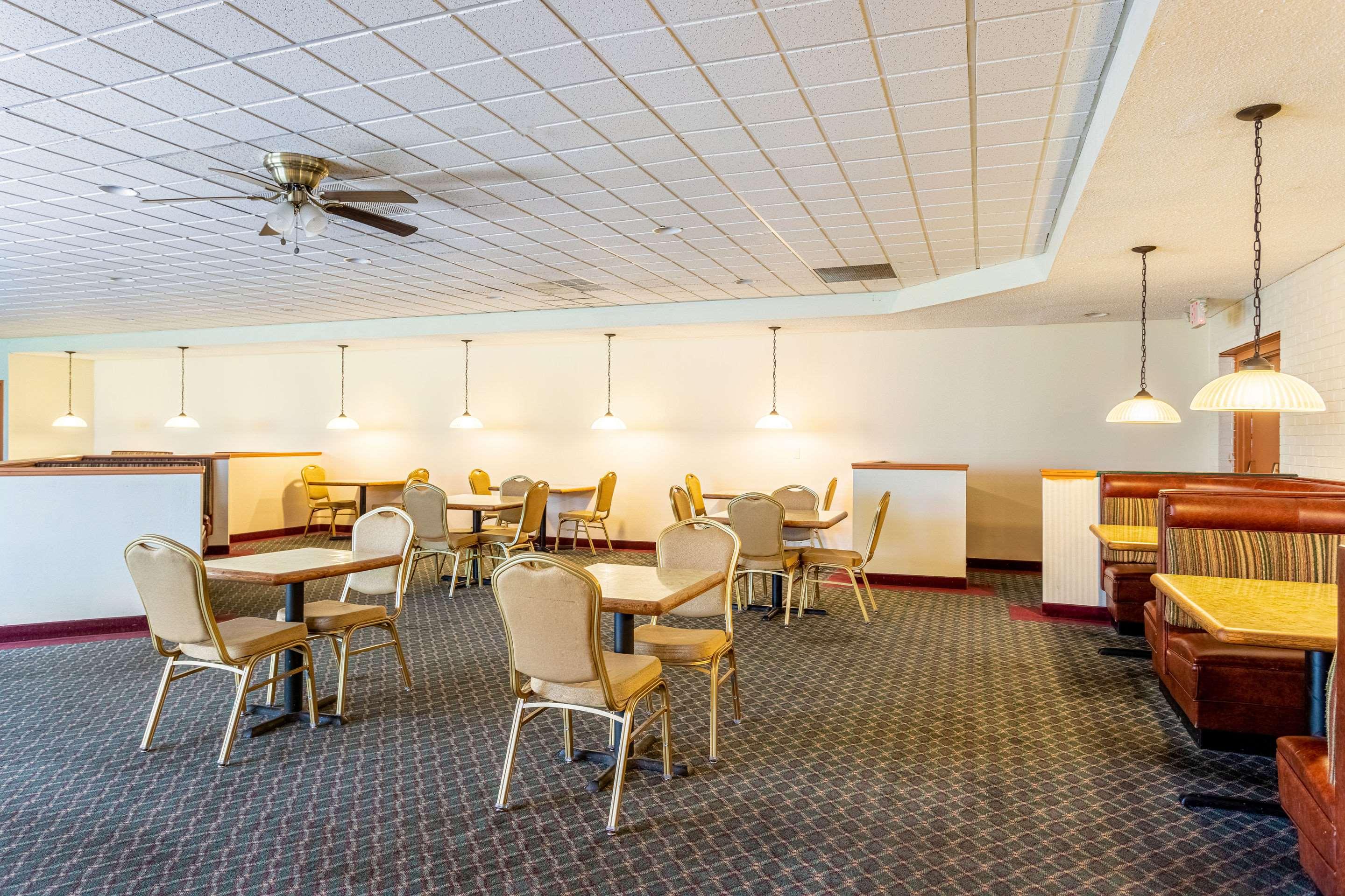Americas Best Value Inn Fredonia NY 1