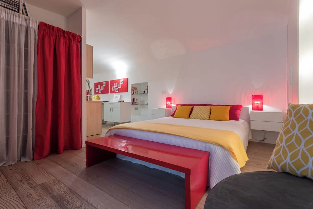 Red Studio near Porta Nuova by Wonderful Italy 1