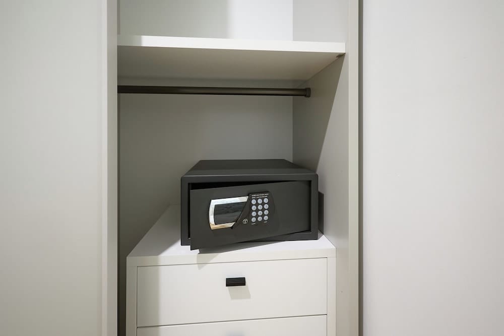 La Corte Rental Room 1