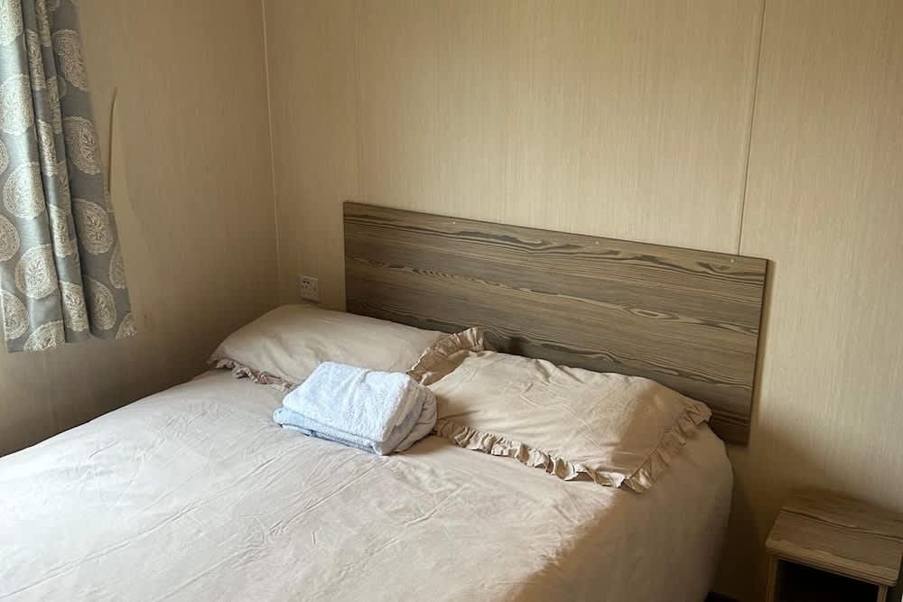 2br-sleeps6-wifi-freeparking-holidaypark 1