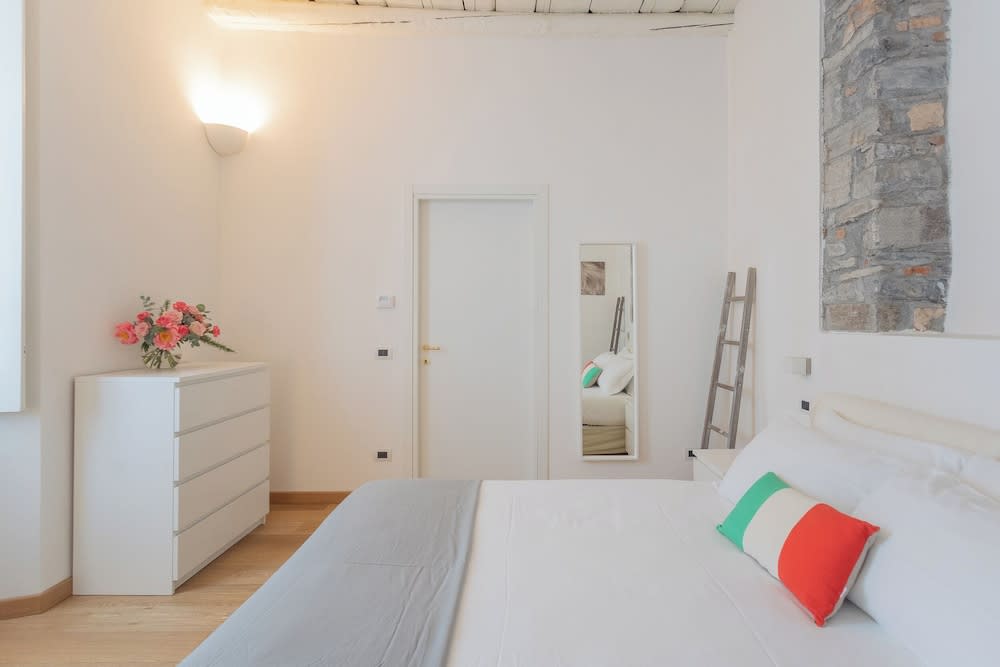 Wine Not Apartment in Como City Centre 2