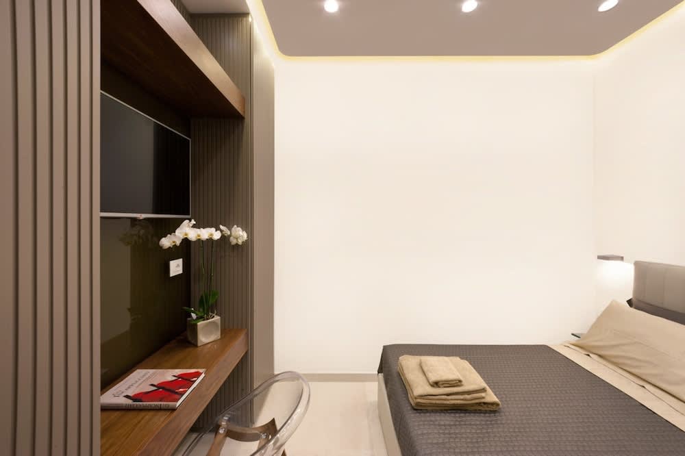 Estate4home - Surreo Luxury 1