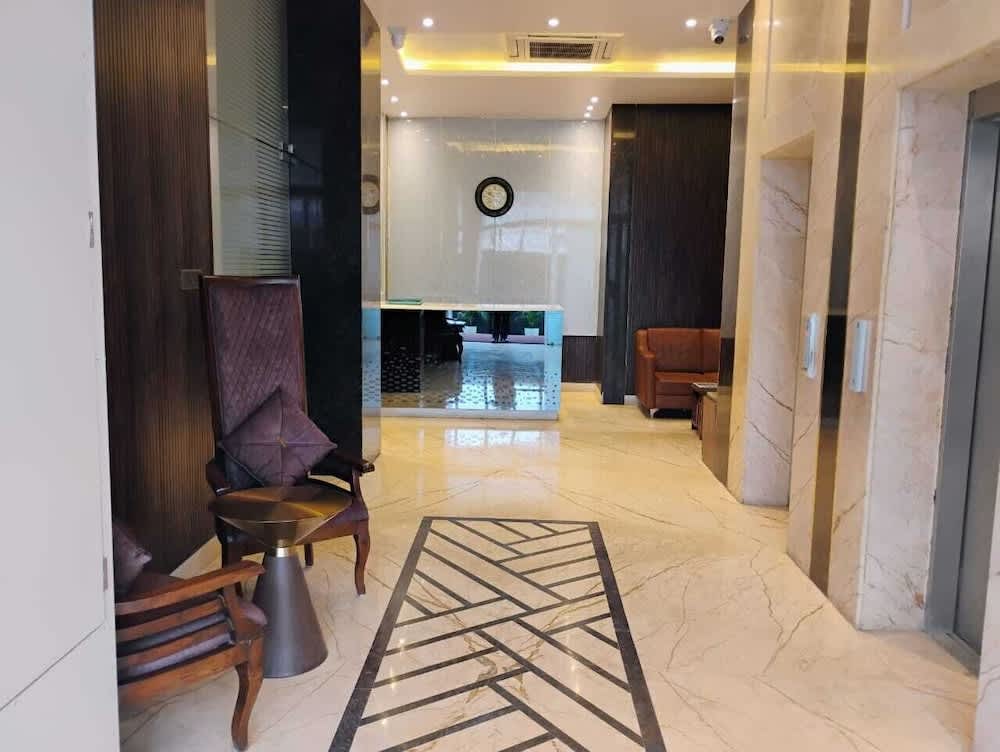 Hotel Elara 2