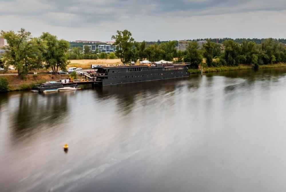 Botel Marina 1