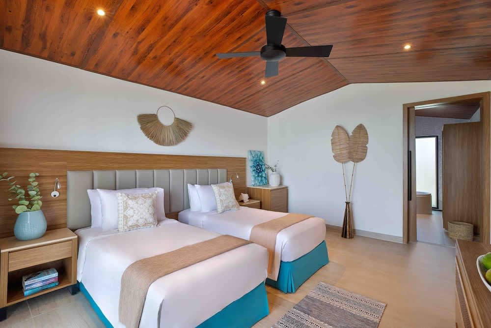 Anantara World Islands Dubai Resort 4