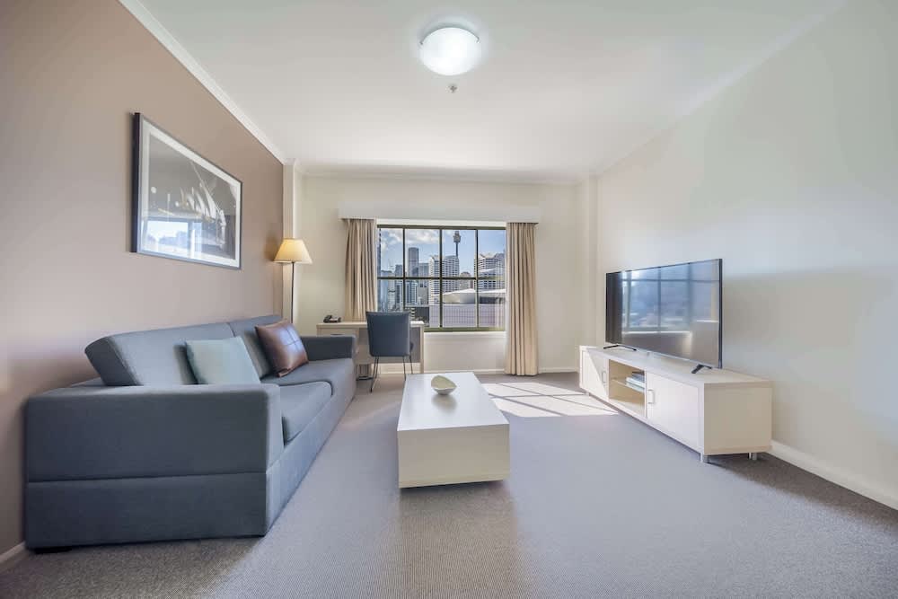 Oaks Sydney Goldsbrough Suites 1