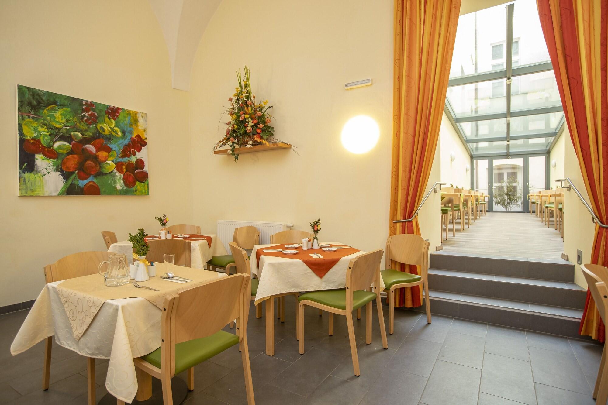 Gästehaus im Priesterseminar Salzburg 1