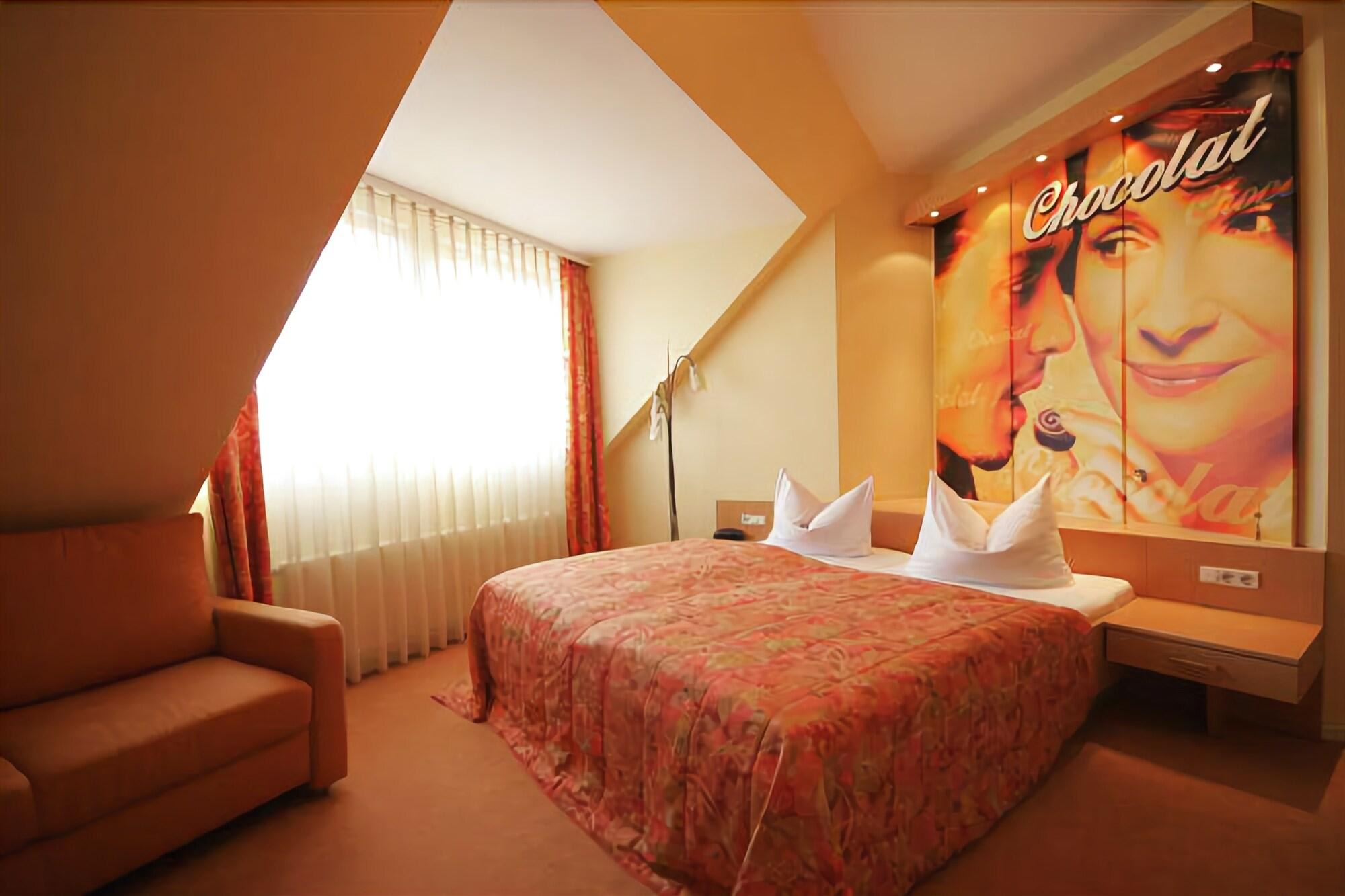 CineHotel Maroni 2
