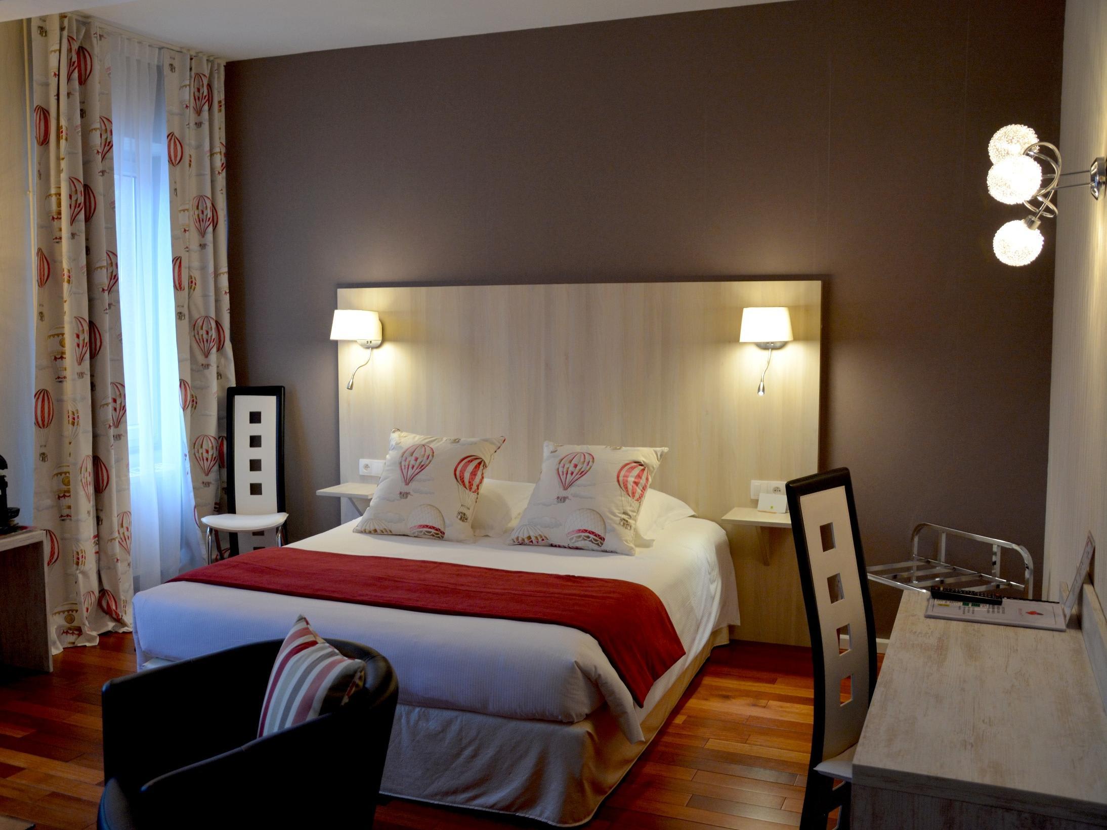 Logis Hôtel du Centre - Halte idéale en cyclotourisme avec garage à vélos clos 4