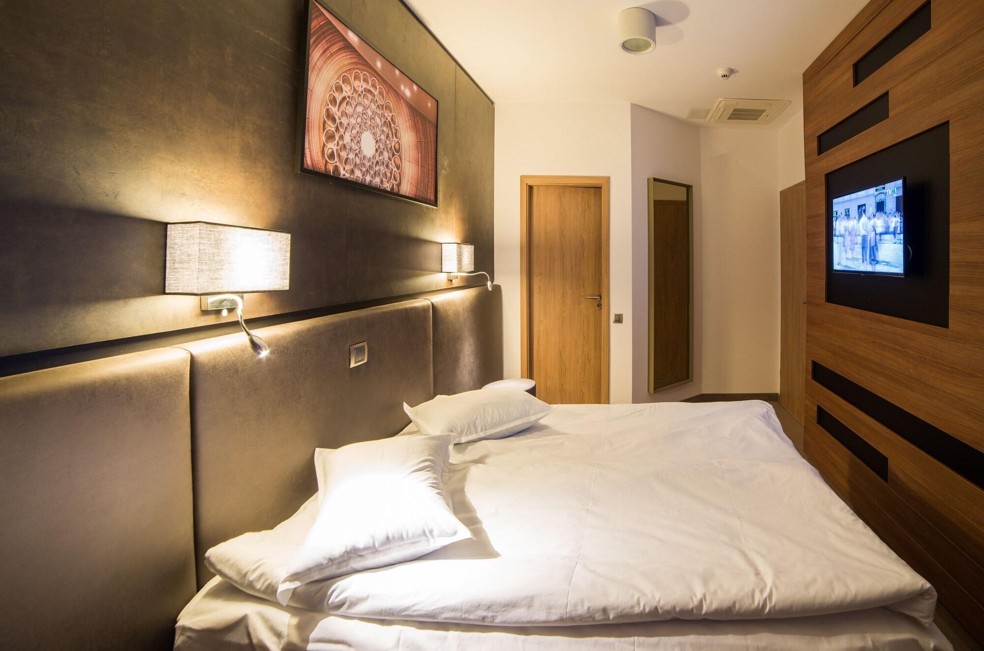 Hotel Lux Divina 1