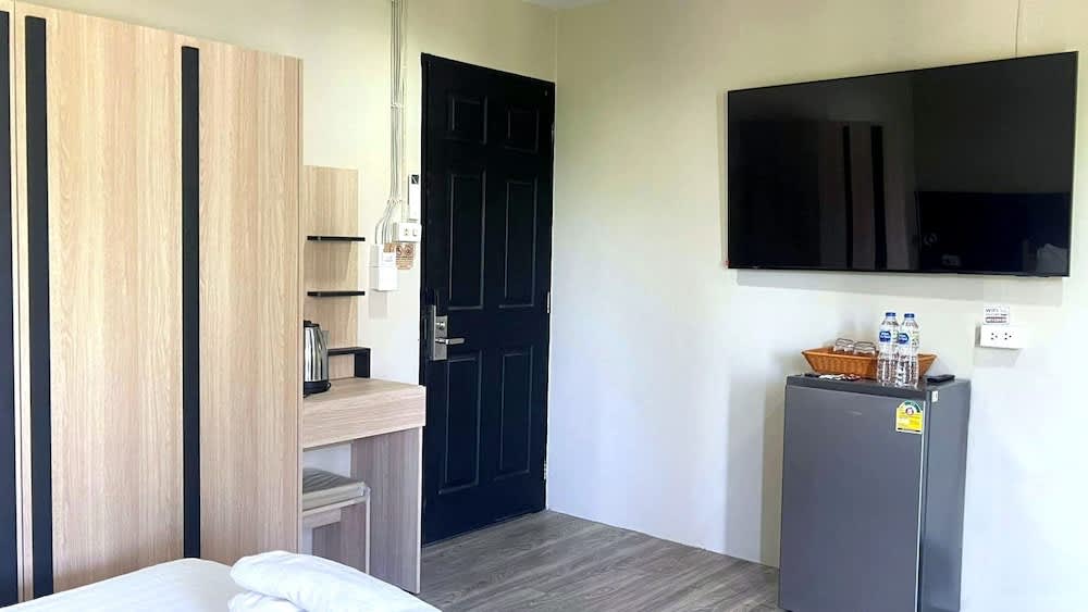 New Breakers Hotel Rawai 4