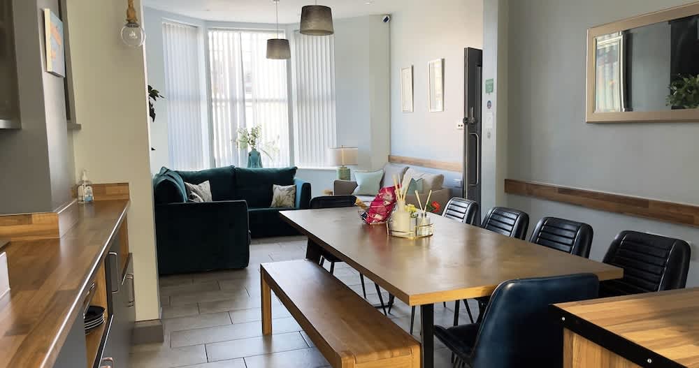 147 The Residence - 5 Bedrooms - Free Parking - Belfast 1
