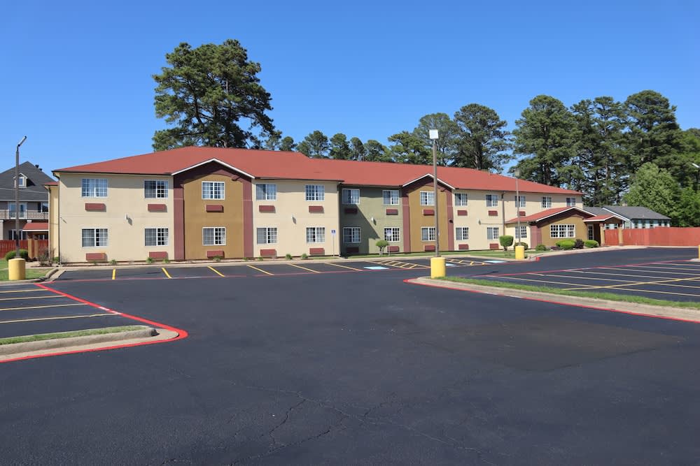 HomeTown Inn & Suites 1