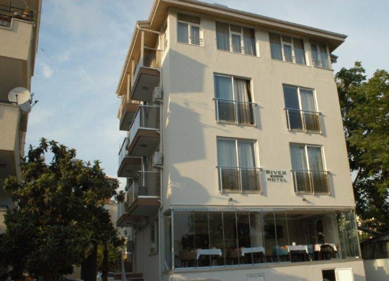 River Hotel 1