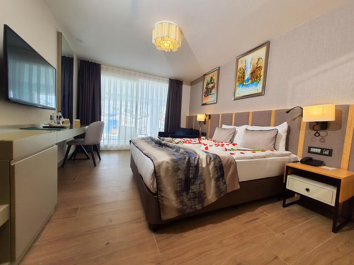 Sunthalia Hotels & Resorts Ultra All Inclusive Adults Only Party Hotel 2