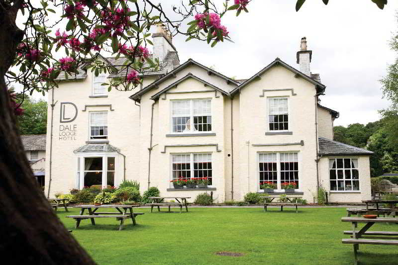 Tweedies Bar and Lodge 1