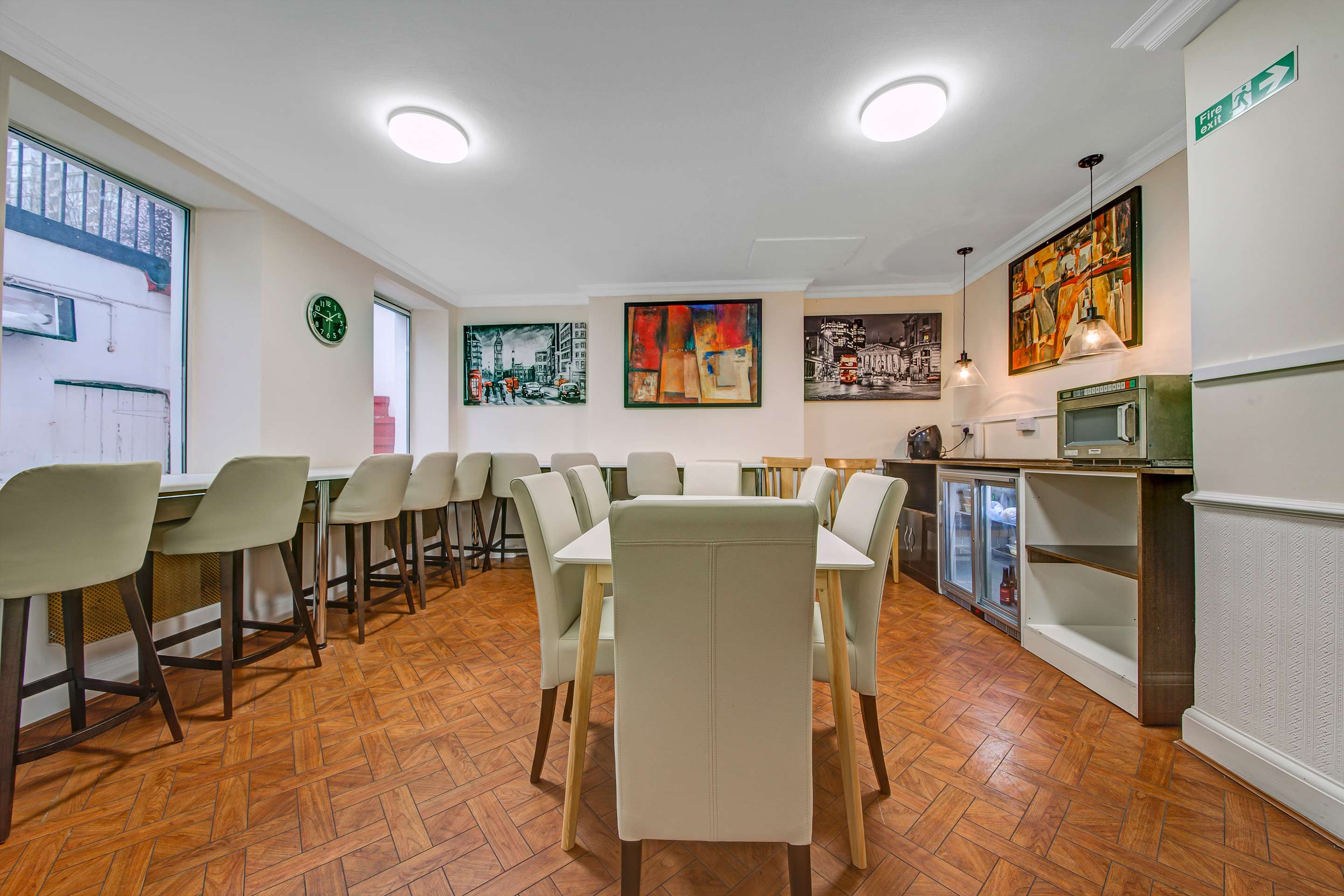 OYO 24 Sussex, London Paddington 1