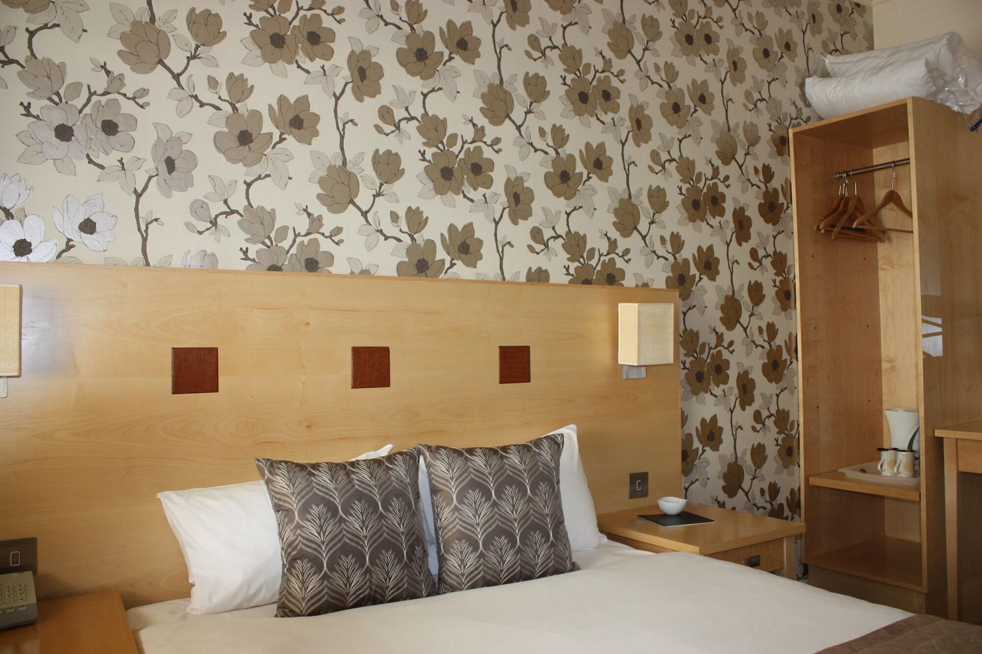 The Warwick Arms Hotel - The Coaching Inn Group 1