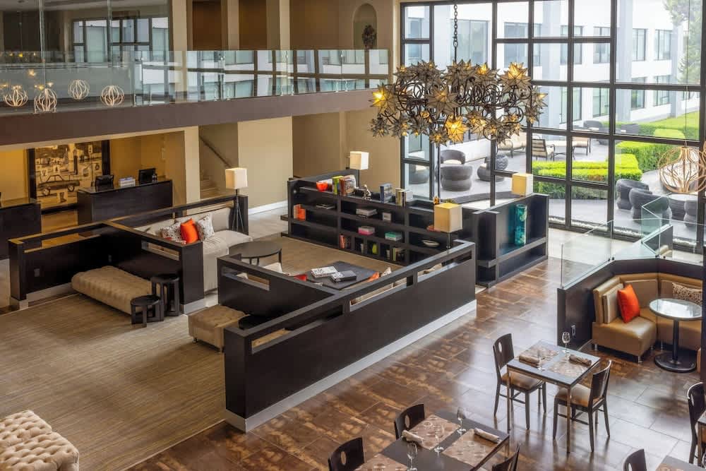 Courtyard Toluca Airport 5