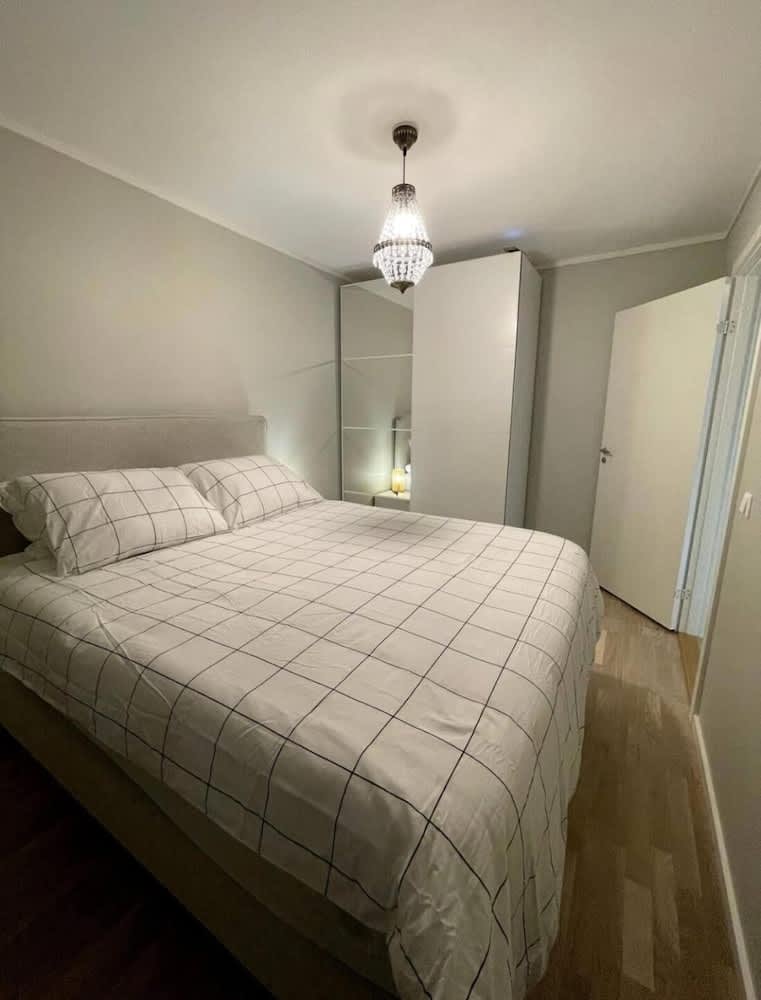 NEW Duplex Apartment Near the City With Free Private Parking 2