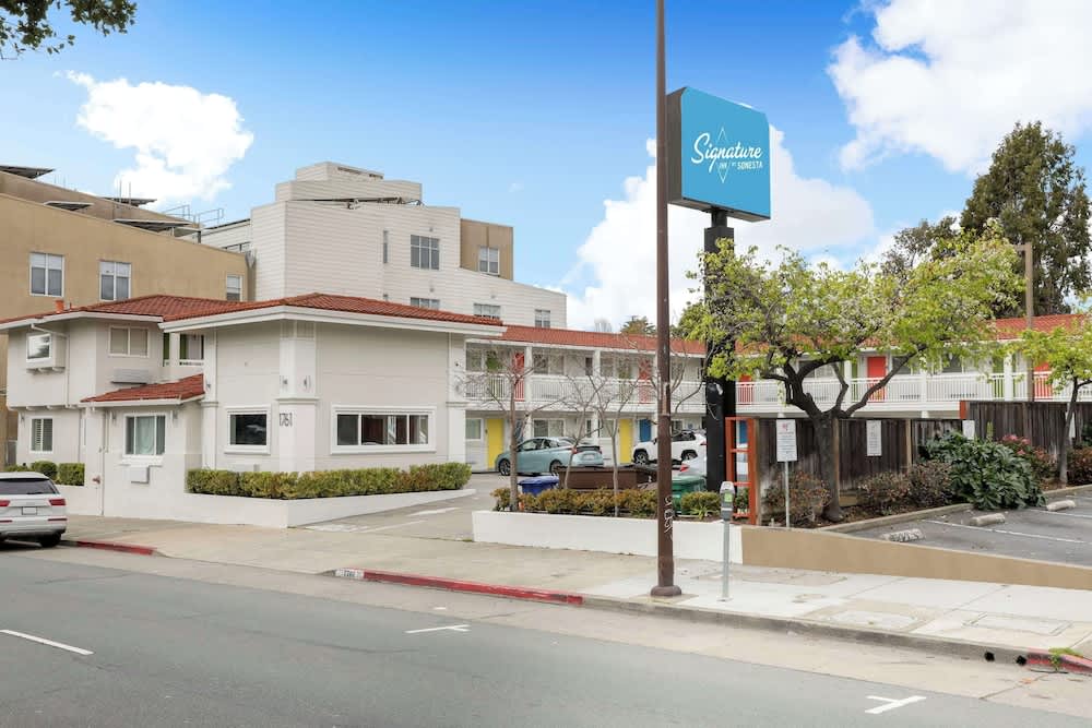 Signature Inn Berkeley 1