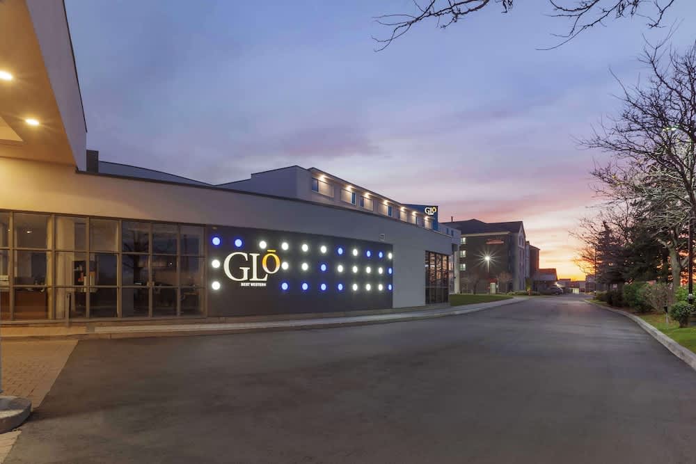 GLō Best Western Mississauga Corporate Centre 1