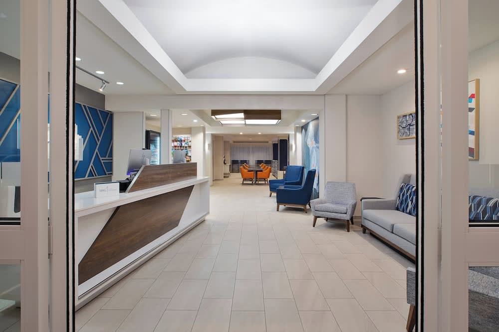 Holiday Inn Express & Suites GRAND RAPIDS-NORTH by IHG 2