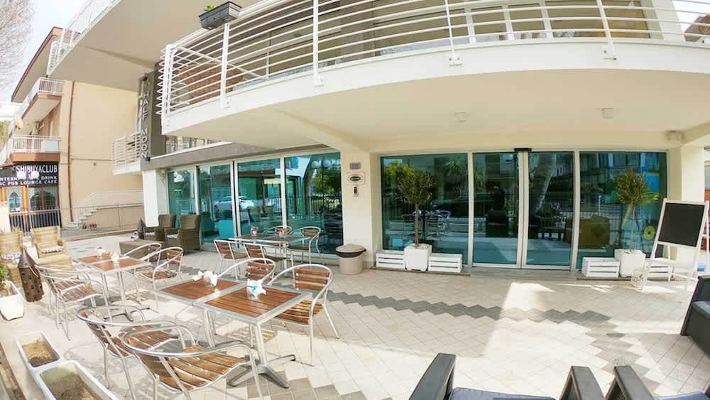 hotel half moon restaurant 1