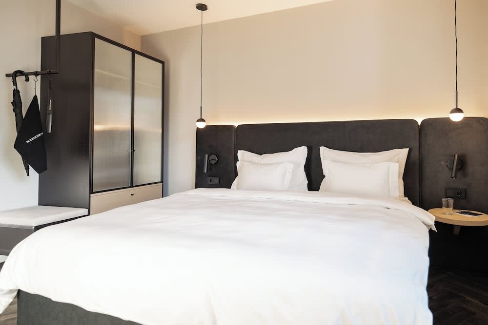 Schwarzer Adler - Concept Living 5