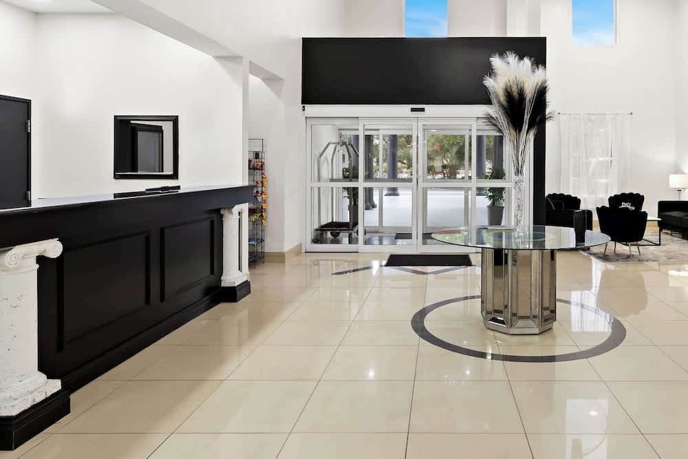 Sonesta Essential Savannah 4