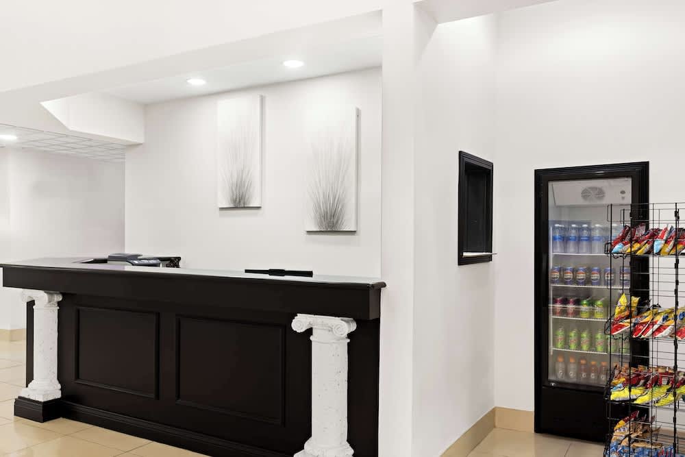 Sonesta Essential Savannah 2