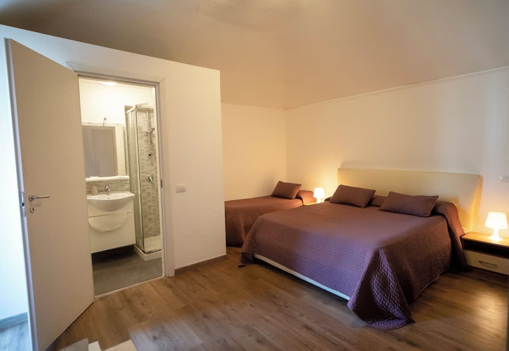 Zurria Rooms 2