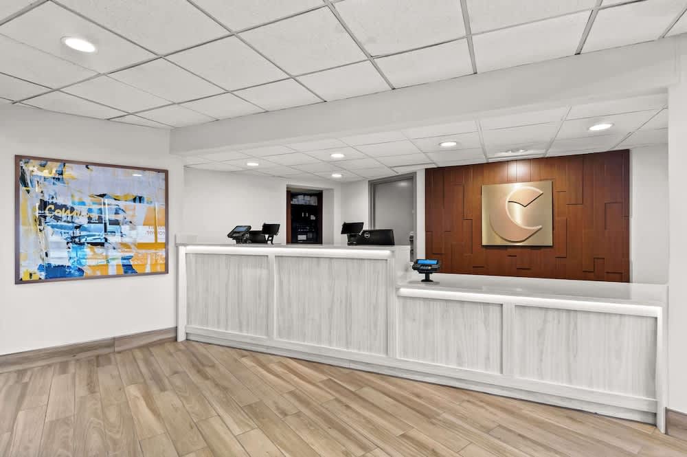 Comfort Inn & Suites Evansville Airport 2