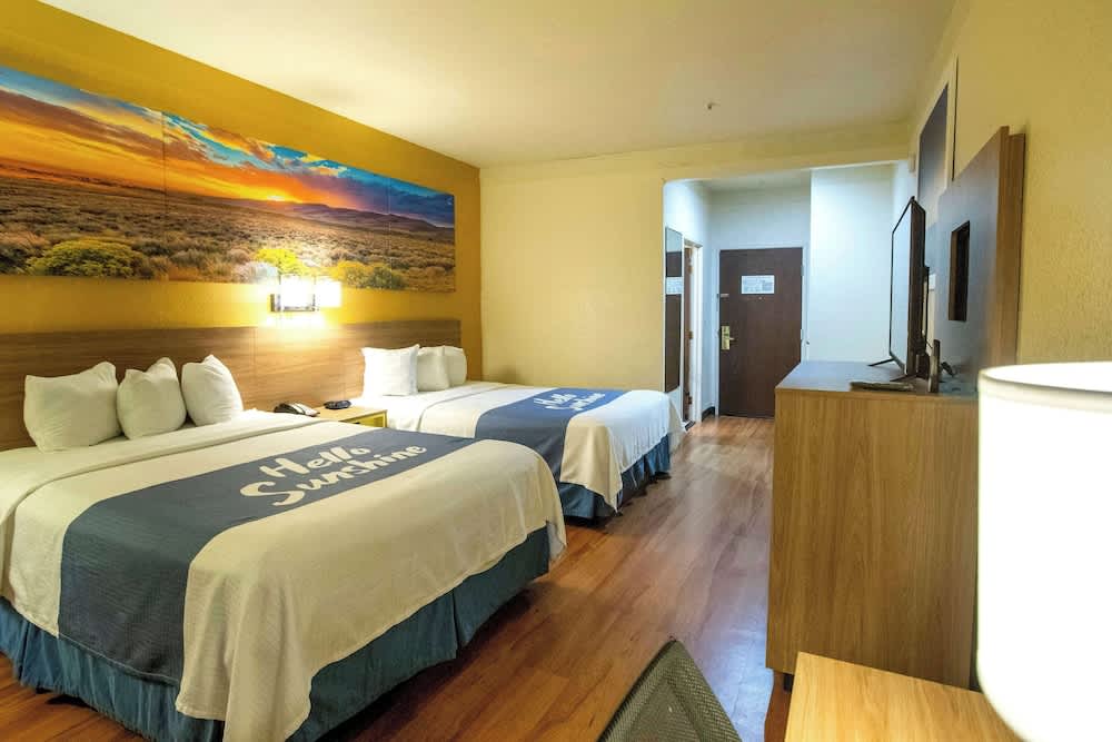 Days Inn & Suites by Wyndham Houston North/Aldine 3