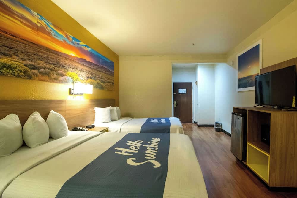 Days Inn & Suites by Wyndham Houston North/Aldine 4