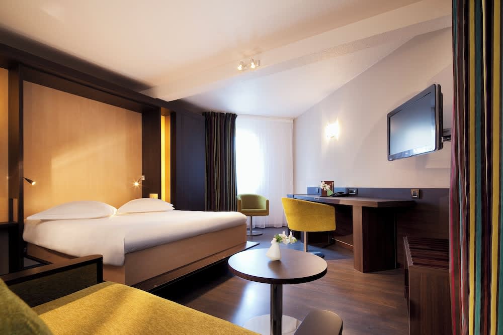 Escale Oceania Vannes Centre 1