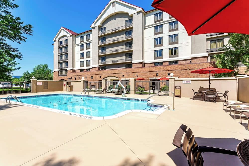 Hyatt Place Kansas City/Overland Park/Convention Center 1