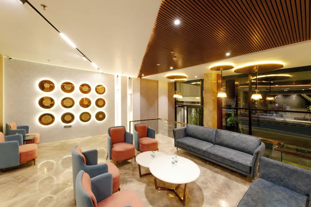 Signature Hotel 2