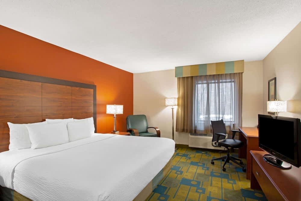 La Quinta Inn by Wyndham Auburn Worcester 1