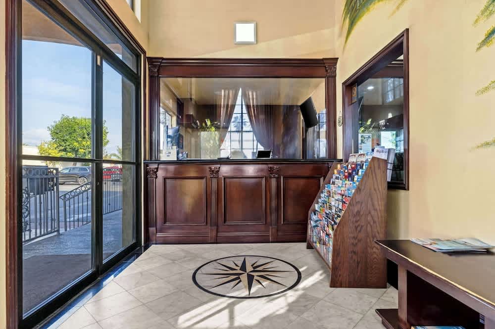 Rodeway Inn Santa Ana - Garden Grove 2