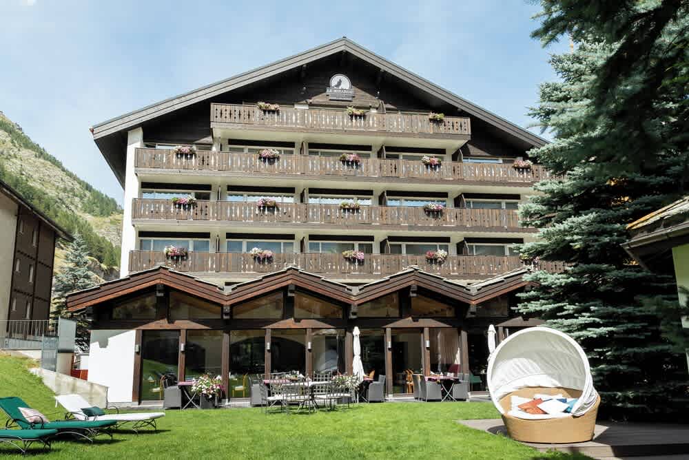 Le Mirabeau Resort & Spa 1