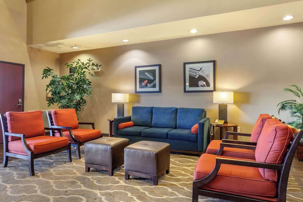 Comfort Suites Glendale - State Farm Stadium Area 3
