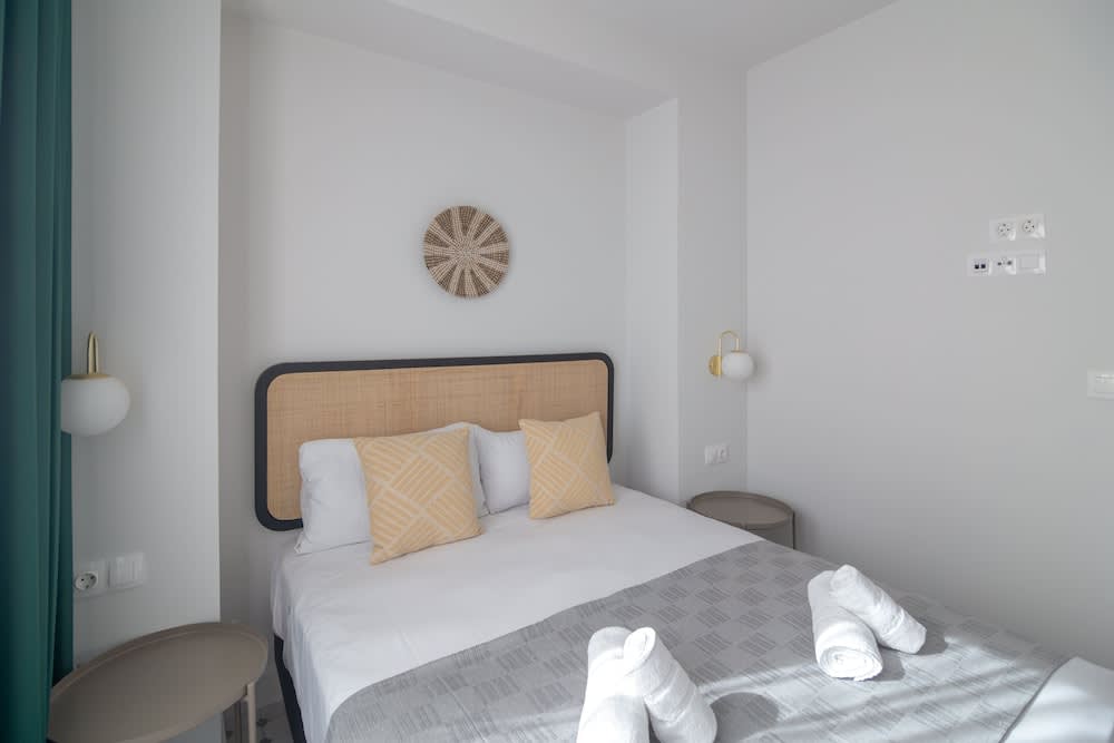 Apartamentos Teatro by Be Alicante 3