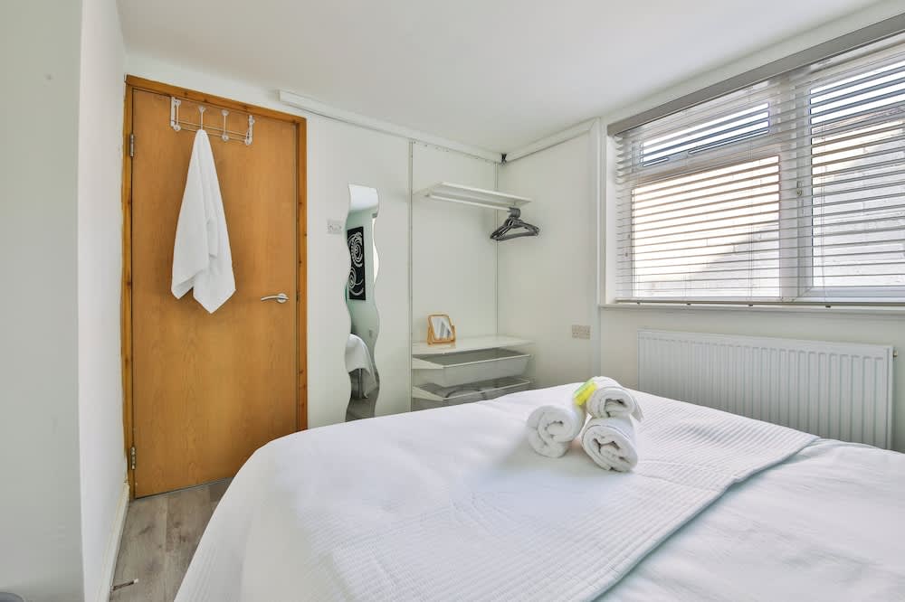 2 Bed Apartment Near Cardiff Bay 2