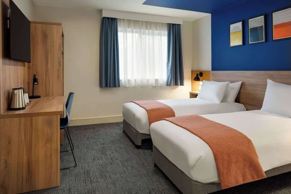Days Inn by Wyndham Chesterfield Tibshelf 5