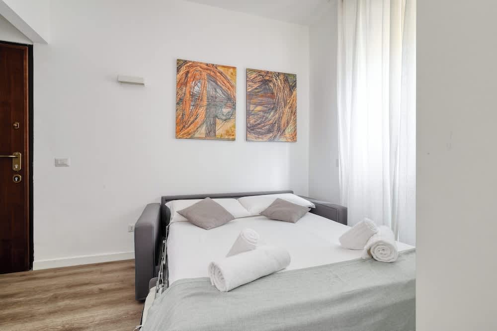 Modern Studios near the City Centre 2
